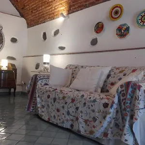 Bouganville Aeroporto di Catania Fontana Rossa